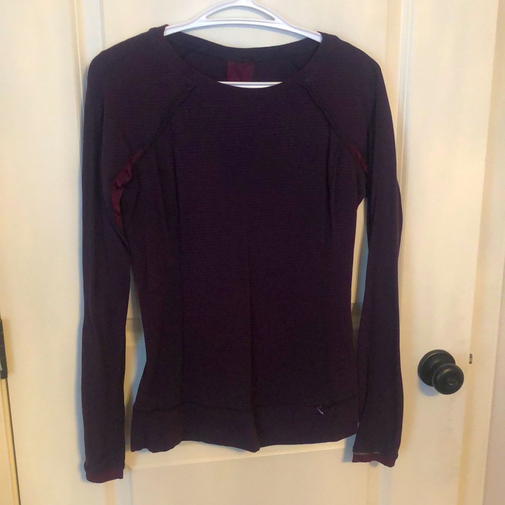 Excellent Condition 9/10 Lululemon Full Tilt LS